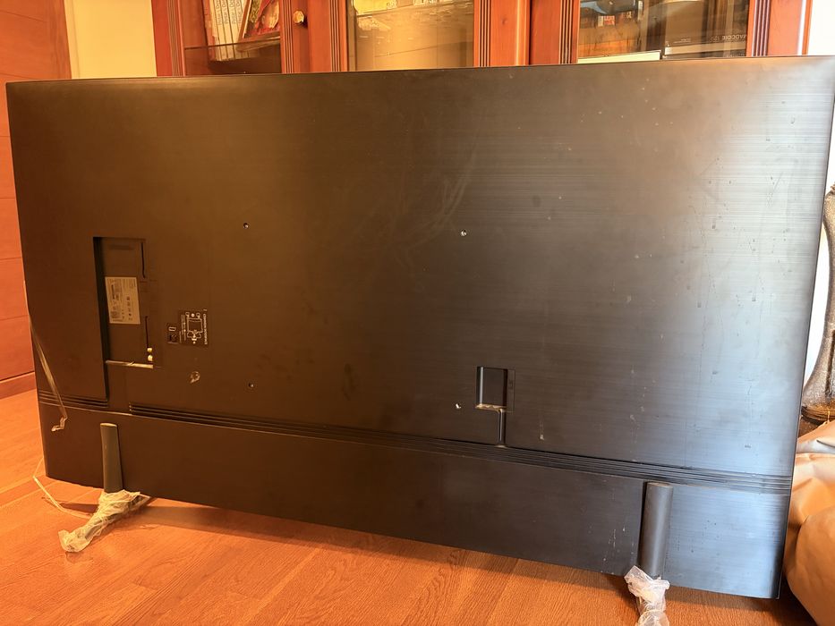Samsung QLED 65” QE65Q65AAU - Para Peças