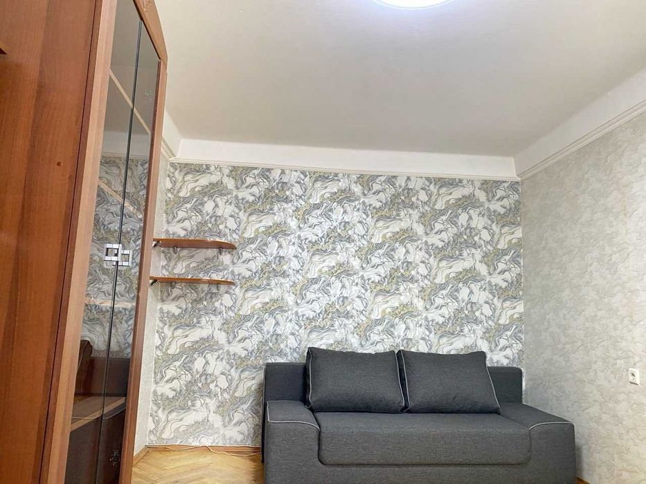 1-кімнатна квартира біля метро Харківська. Газ, металопластикові вікна