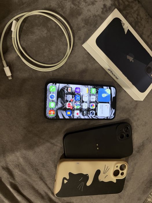 Sprzedam iPhone 13
