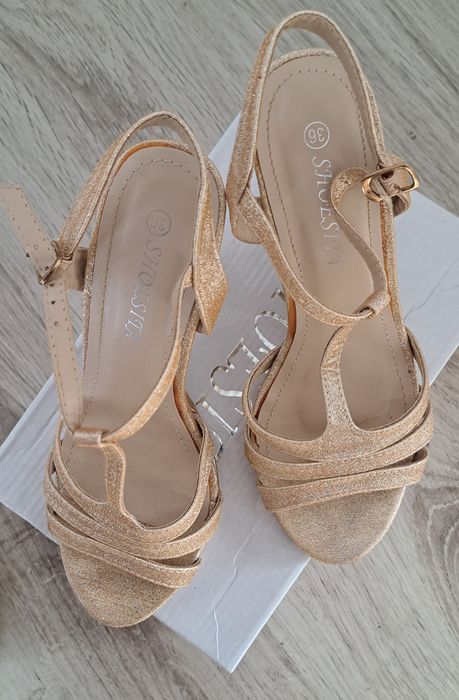 Sandały na obcasie, różowe złoto 36