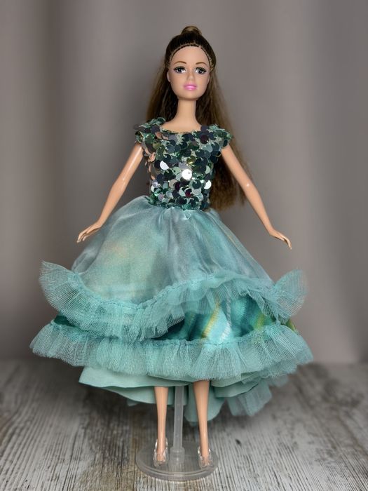 Сукні для ляльки Барбі
