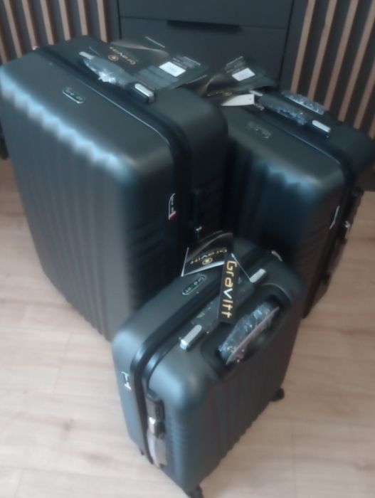 Nowe walizki  zestaw 3 sztuki