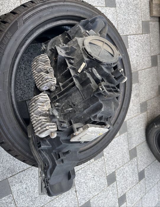 фара передня BMW 328