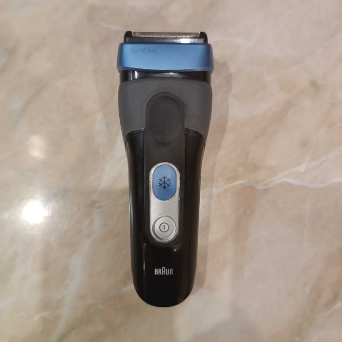 Бритва  Braun  акамуляторна