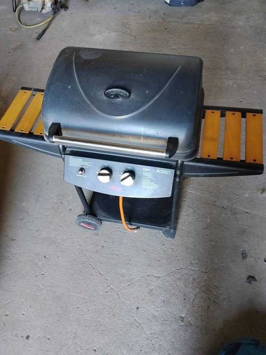 sprzedam grill gazowy