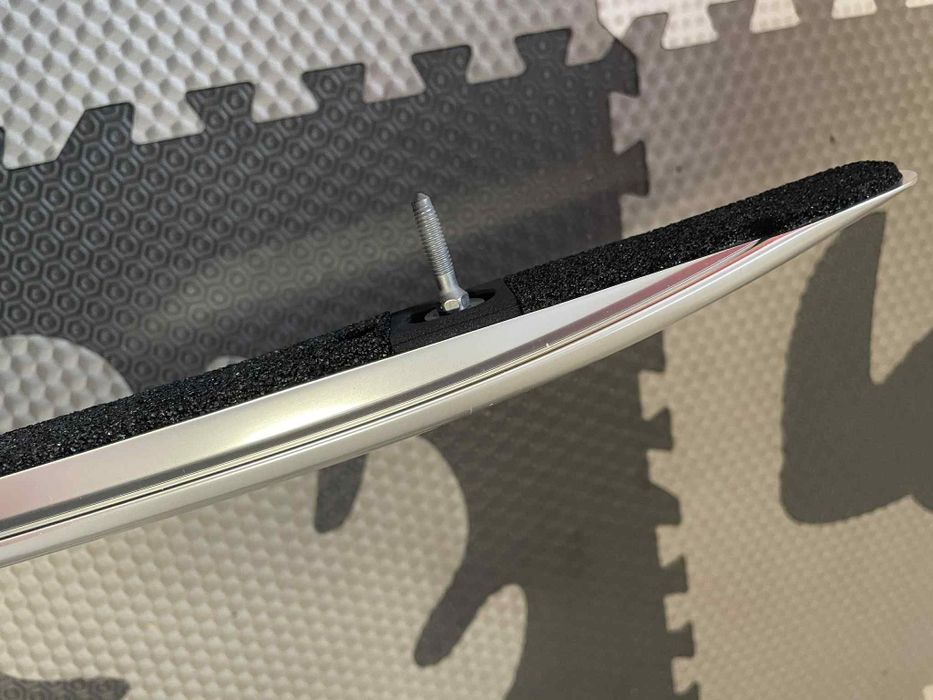 Reling dachowy lewy Vw Passat B8