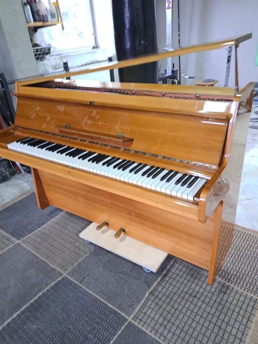 Pianino Haegele mechanizm Renner