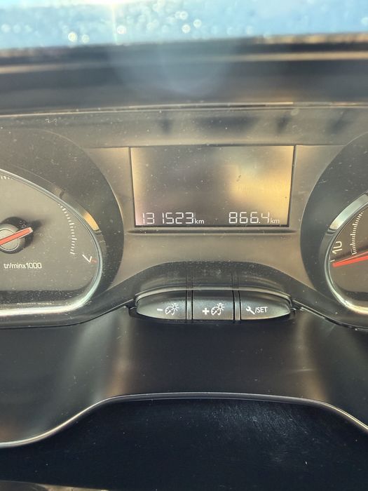 Peugeot 208 — fotografia 7