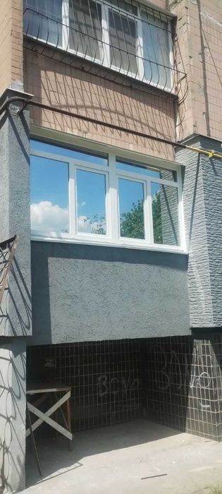 Окна,  двери входные  межкомнатные , ролеты день ночь