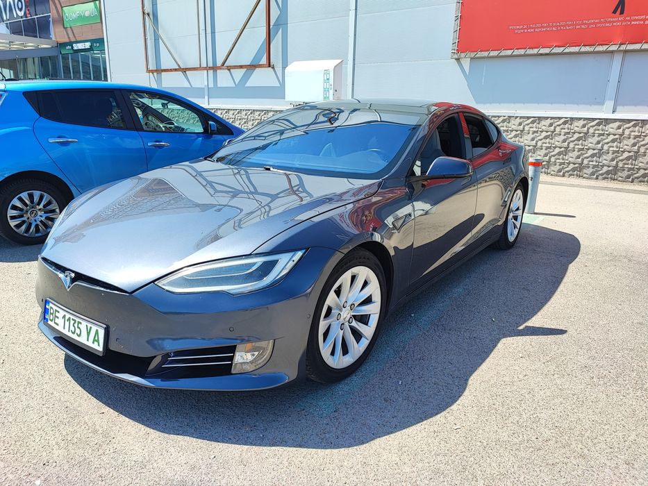 Свободна Аренда Tesla Model S
