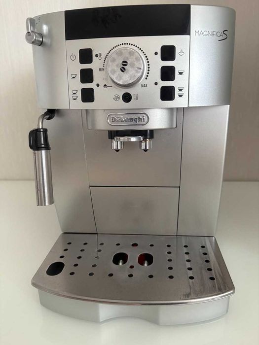 Кавомашина DeLonghi ECAM 22.110 SB Magnifica S б/в