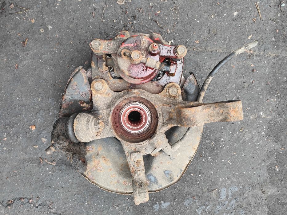 Toyota Celica 7 VII zwrotnica prawy przód