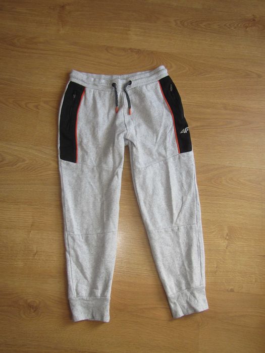4F spodnie dresowe rozm.158
