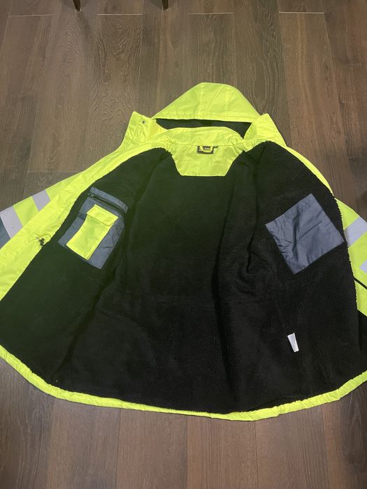 Продам куртку 3м