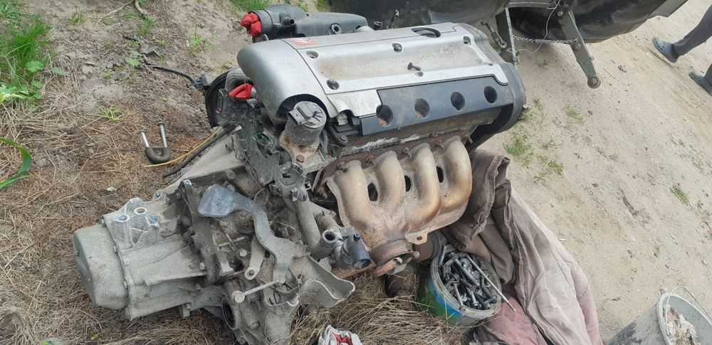 Silnik kompletny   skrzynia sprzęgło osprzet2.0 16V,do fiata,citroena,peugeota.CENA:800