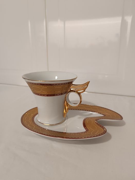 Chávena de Chá e Pires. Porcelana.  DR. Novo