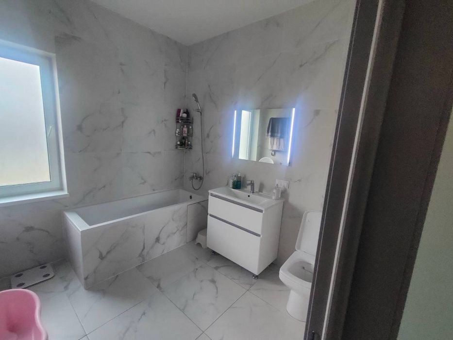 Будинок з ремонтом біля лісу