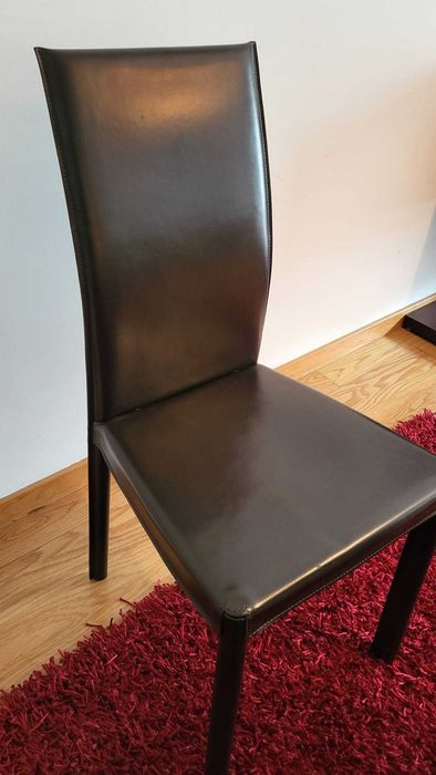 Mesa de Jantar Extensível em Vidro Fosco com 6 Cadeiras em pele