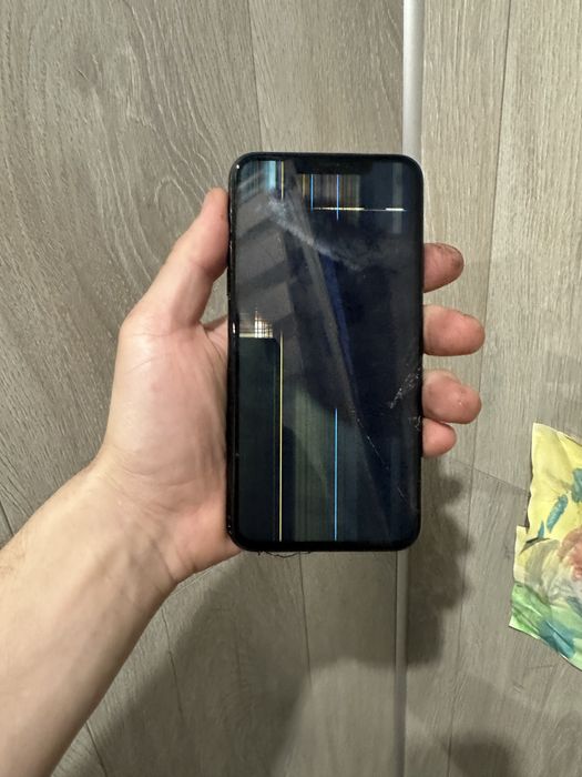 Iphone 11 pro max 64gb icloud lock