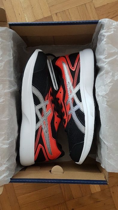 Кроссовки Asics Stormer GS 39,40 размеры,оригинал.