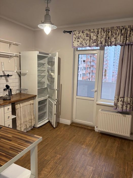 Терміновий  продаж  двухкімнатної в новобудові  в Київському районі