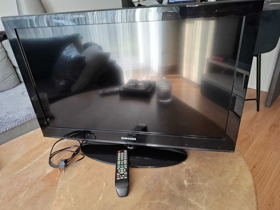 Telewizor SAMSUNG LE32D400E1W + dekoder DVBT2