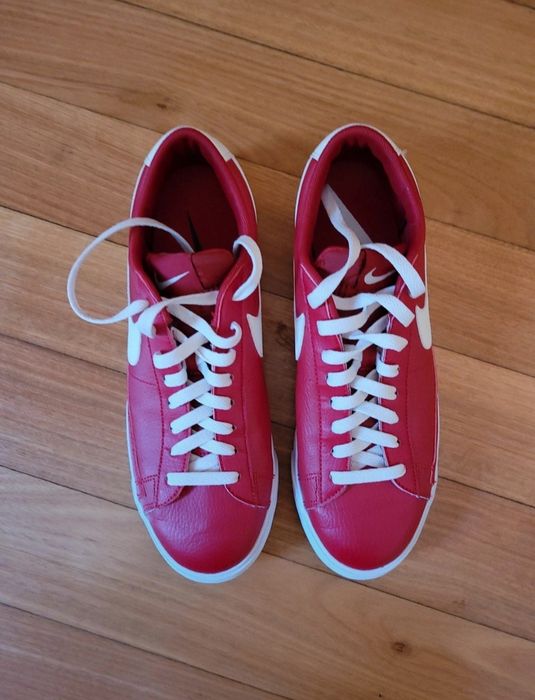 Sapatilhas vermelhas da Nike novas