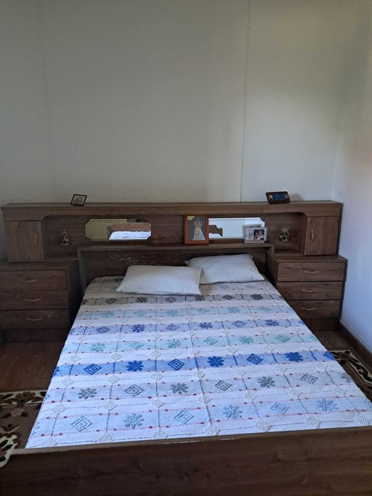 Alugo casa antiga habitável