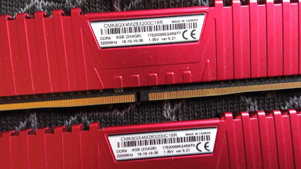 Оперативная память Corsair 8 GB (2 x 4 GB) DDR4 3200 MHz