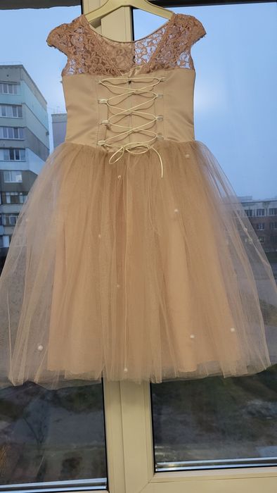 Святкова сукня на дівчинку