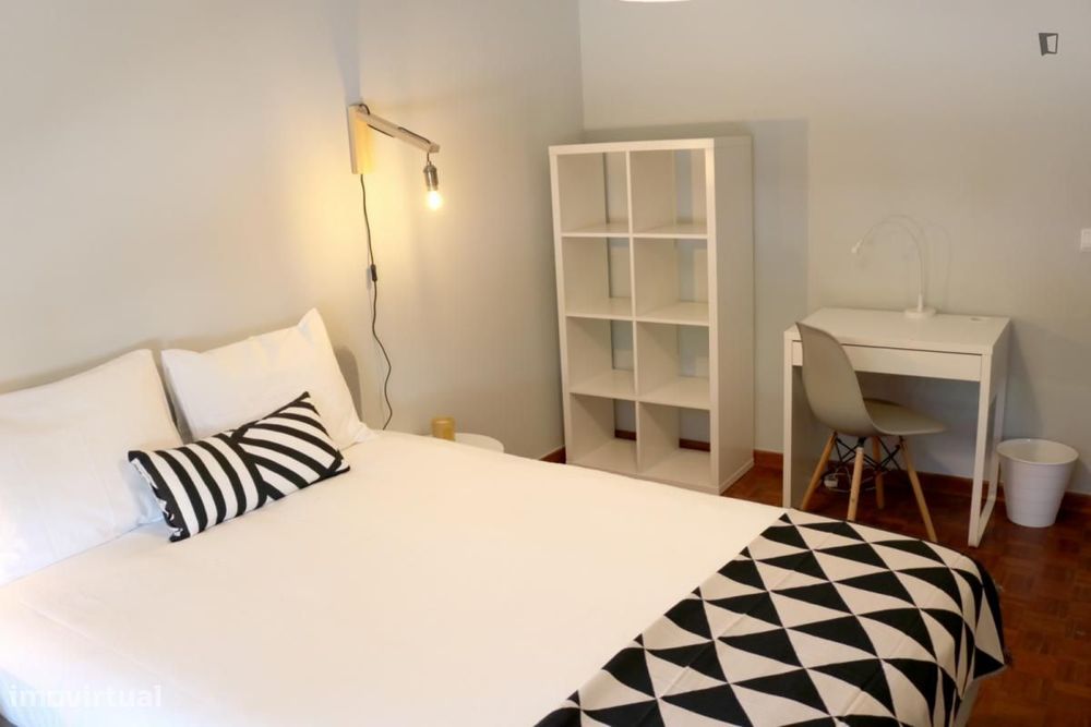 Quarto - localizado em Lumiar Lisbon