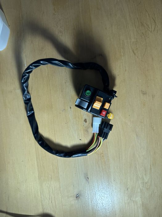 Продам пульт для квадроцикла в ньому є все в наявності 2 штуки