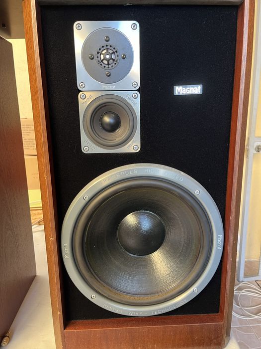 Colunas de som Sigma 900 / Magnat