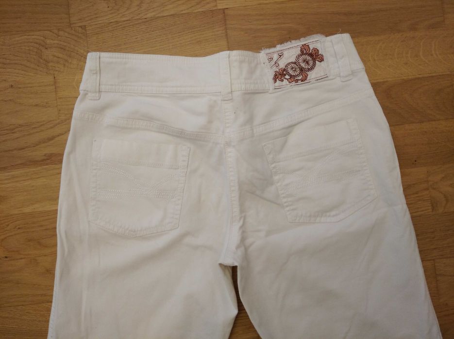 Spodenki damskie Clockhouse 36 białe rybaczki spodnie