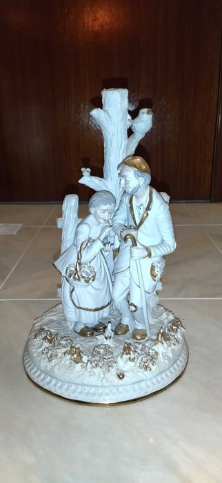 Estátua bibelô casal de velhos
