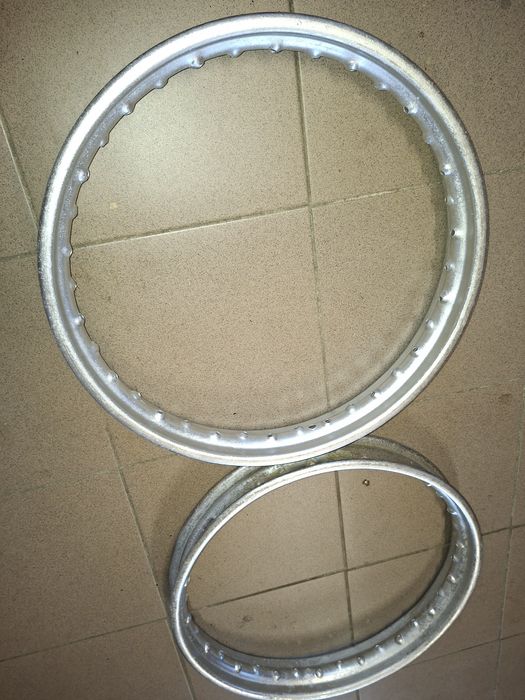 Ladne proste obrecze rawki 3.00-18" wsk 125,175 shl m11 m17 gazela