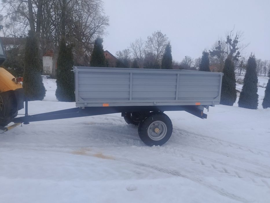 Przyczepa jedno osiowa.