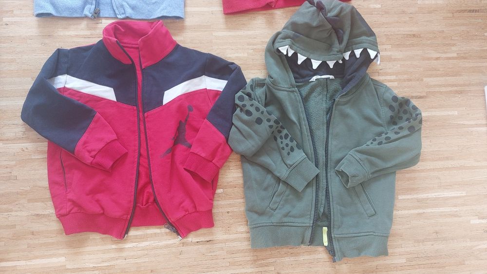 Zestaw bluza chłopięca r. 104 8szt!
