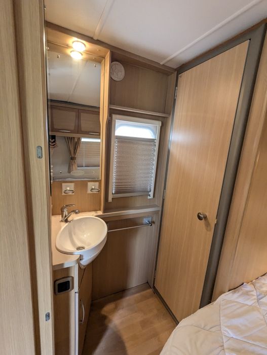 RESERVADA Caravana / impecável/quarto separado levo ao local
