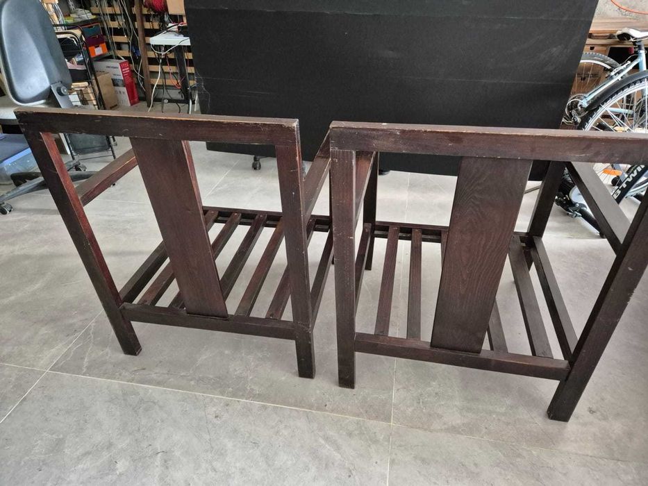 2 cadeirões de madeira maciça