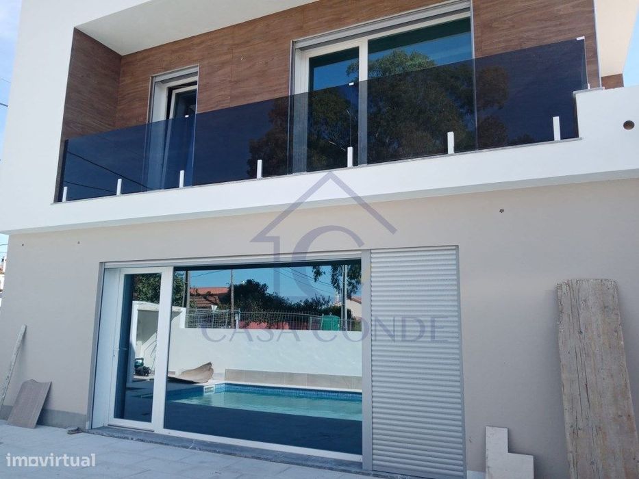 Moradia T4 Duplex com piscina, 180 m², acabamentos de luxo