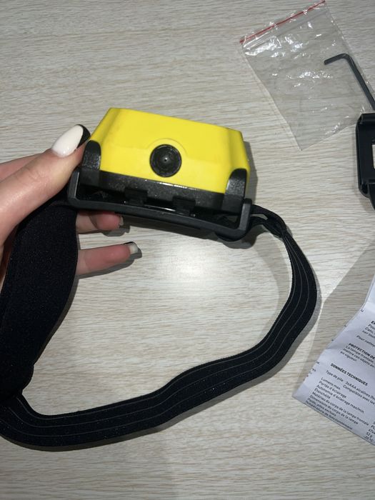 Ліхтарики налобний та ручний