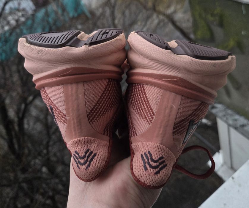 42.5р Hoka Clifton 9 жіночі спортивні кросівки