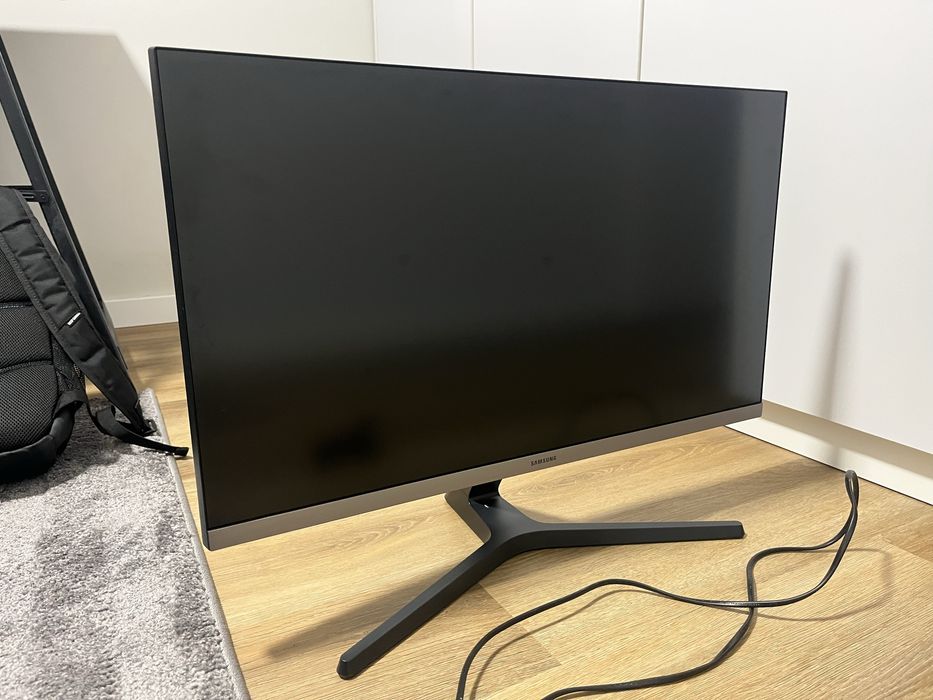 Monitor Samsung 28” 4K UHD IPS (U28R552UQR) – Excelente Estado