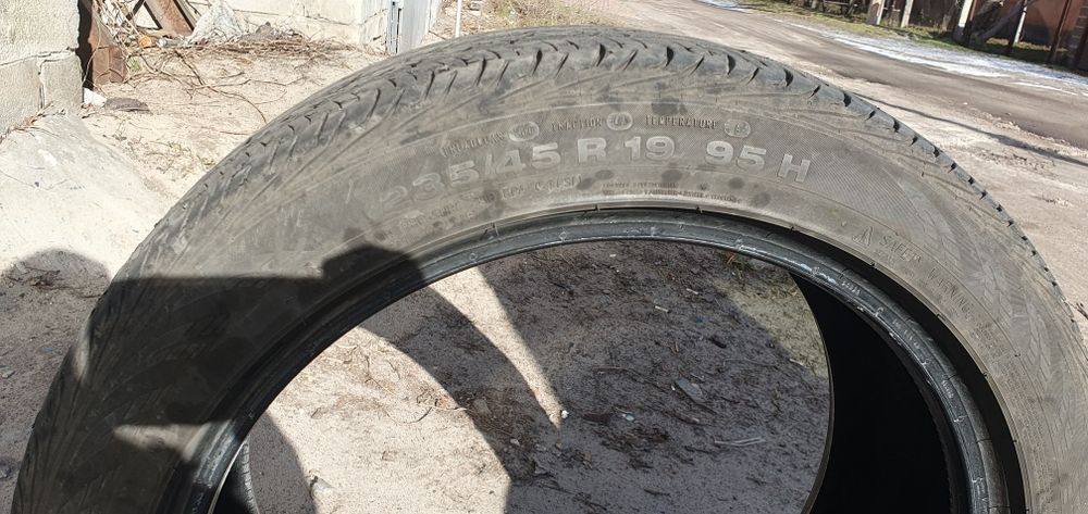 Комплект літніх Шин Continental 235/45 r19