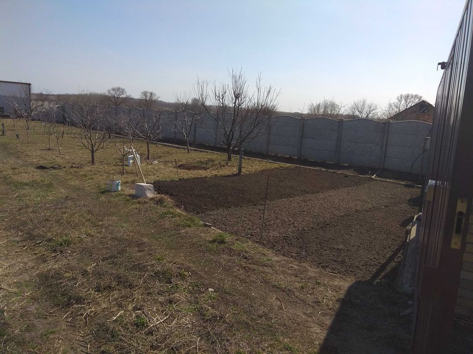 продам дом на берегу реки или обмен на ком. недвиж. в центре-бар,к