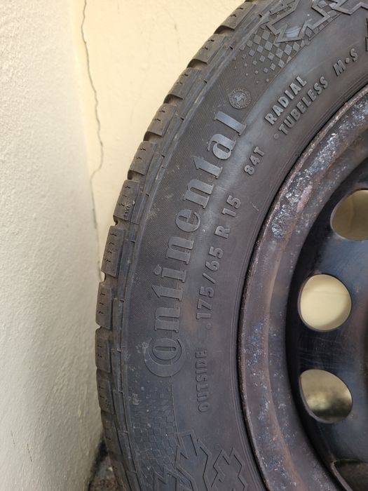 Komplet kół zimowych Toyota Yaris z czujnikami ciśnienia