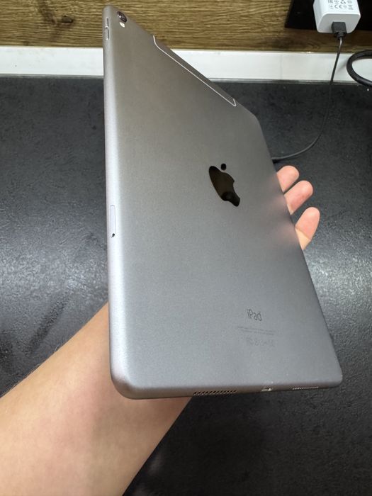 Ipad Pro 9.7 (a1674) 32 LTE