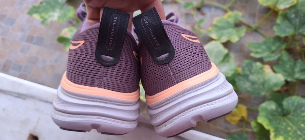 Ténis corrida ASICS como novos 38