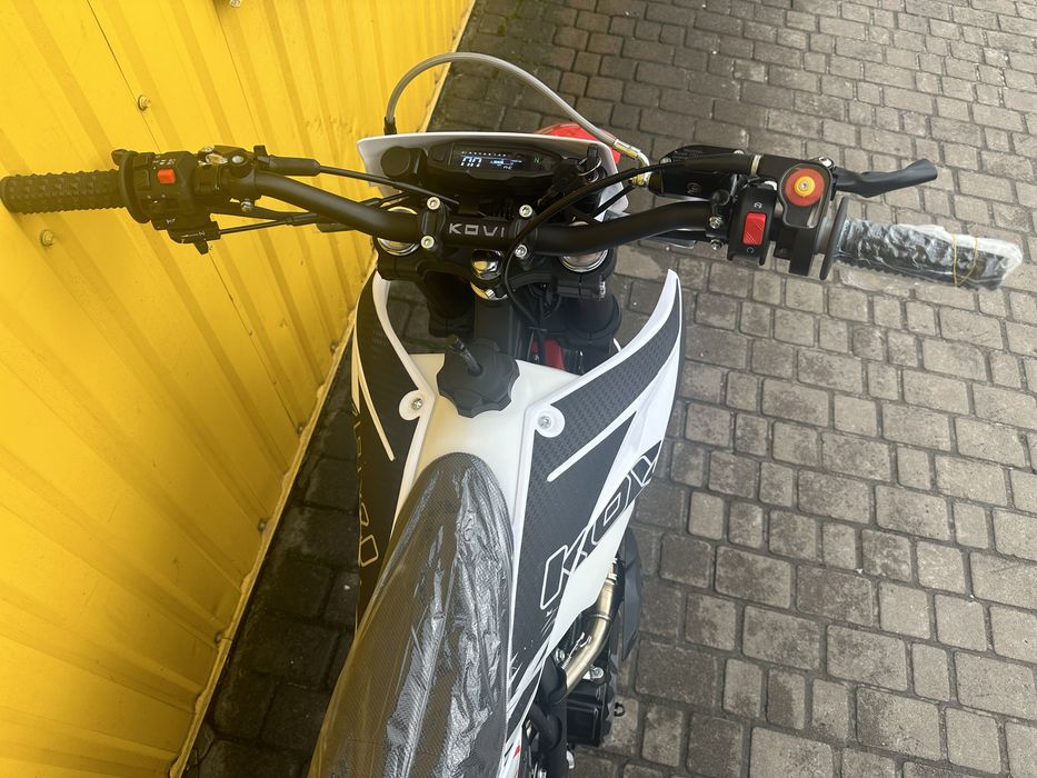 Новий мотоцикл Kovi JN250 Motard | 2026 | 24к.с. | 6-ти КПП | ZS172FMM